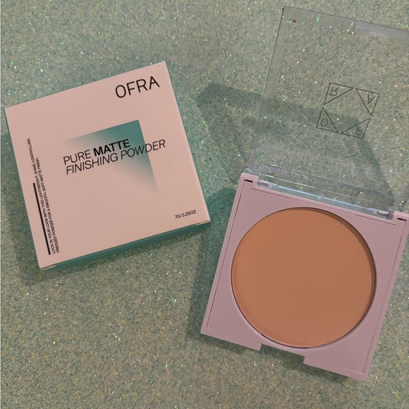 Brand new with Tags Matte Finish Setting Powder - Light Beige - Picture 6 of 14